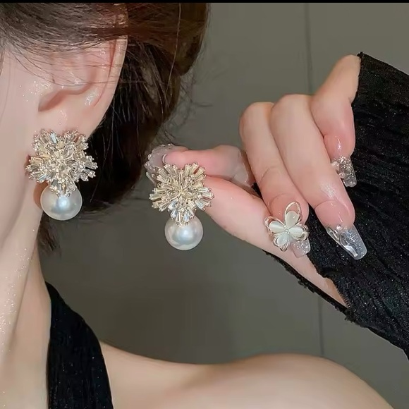 Jewelry - Earrings
